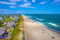 Stunning Waterfront Escape with Private Pool - Luxurious Soundside Oasis