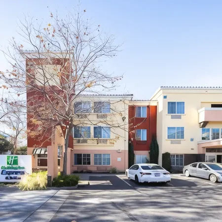 Holiday Inn Express & Suites BERKELEY by IHG