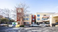 Holiday Inn Express & Suites BERKELEY by IHG - parking