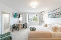 KozyGuru | Forestville | Modern Hotel-Style Studio Hôtels à : North Narrabeen