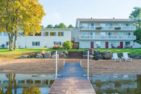 Sands on Golden Lake
