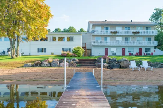 Sands on Golden Lake
