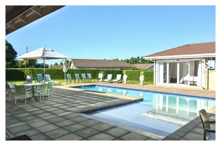 66 on Monzali Отели в г. Умгунгундлову