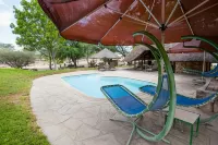 Etusis Lodge - Pools