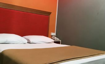 Hollywood Hotel