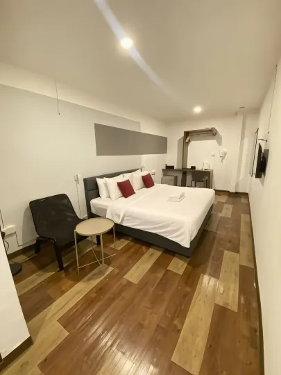 V Hotel