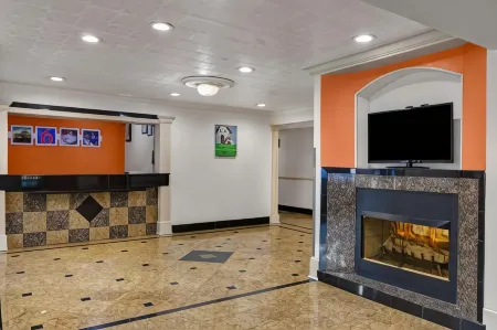 Motel 6 Norcross, GA Отели рядом с достопримечательностью «Парк Бетти Молдин»