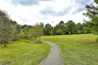 Sunny Townhome/4Br/2.5Bath Hotels in Howard County