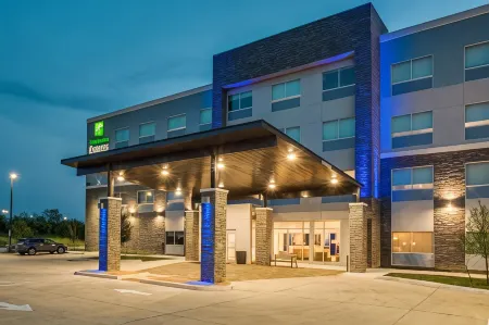 Holiday Inn Express & Suites DENTON SOUTH by IHG