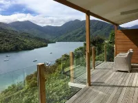 Punga Cove Resort - bar