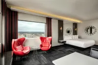 The Davenport Grand, Autograph Collection