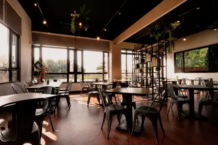 K -1 HOTEL Отели в г. Чжанхуа