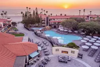 Zachari Dunes on Mandalay Beach, Curio Collection by Hilton Hotels in Oxnard
