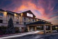 Akwesasne Mohawk Casino Resort and Players Inn Hotel -Formerly Comfort Inn and Suites Hogansburg NY