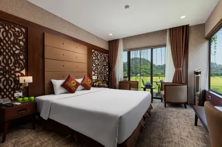 Liberty Hall Tam Coc Hotel & Villa