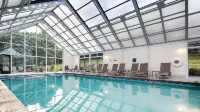 Best Western Plus Waterbury - Stowe - Pools