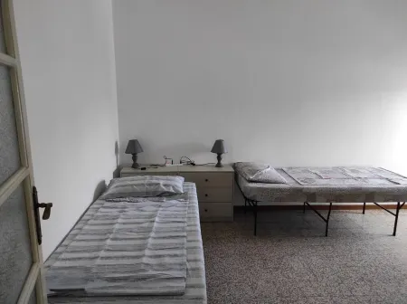 18 Minuten mit Zug vom Milano Entfernt. 2-zimmer-apartment mit 2 Balkon Отели рядом с достопримечательностью «Parco Giorgio Perlasca»