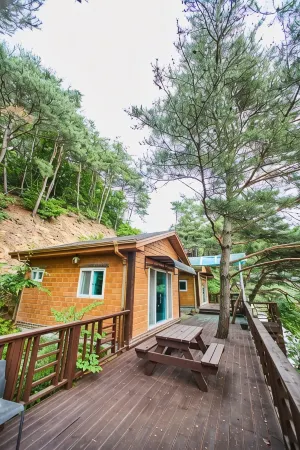 Cheorwon Hwagang Yellow Earth Pension Отели в г. Чхорвон