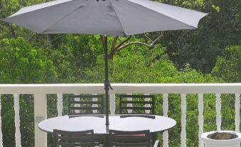 Retreat Guesthouse Luxury Suites