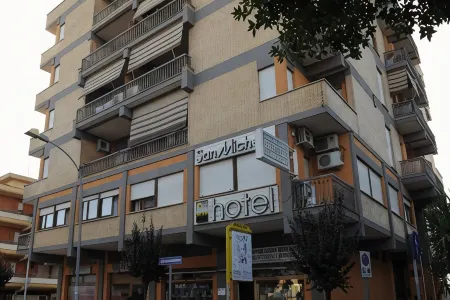 Hotel San Michele Отели рядом с достопримечательностью «Monumento in Memoria di Flechter Waters»