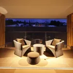 Four Seasons Yuzawa Quattro - parking