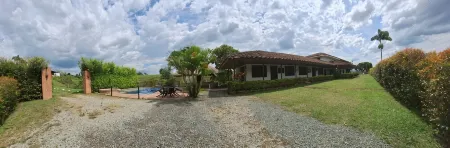 Enchanting 7-bedroom house in Quimbaya with stunning views