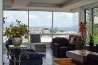 Unique Penthouse, in front of the main Square of Zamora in the heart of the City Các khách sạn ở Zamora de Hidalgo