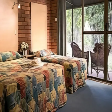 The Stuart Hotel-Motel