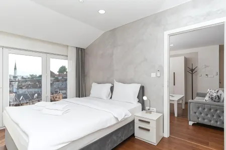 Ornament Hotel and Apartments Отели рядом с достопримечательностью «Мэрия г. Сараево»