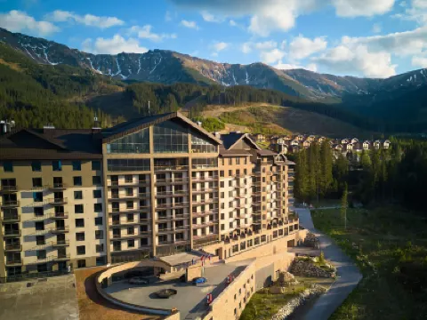 瑞士飯店 達米安 雅斯納 住宿飯店