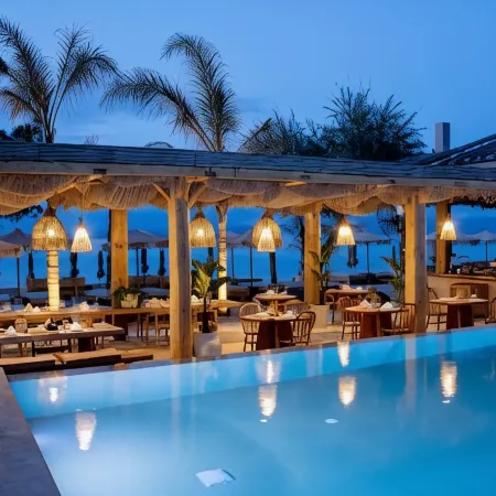 Mako Sea & Suites