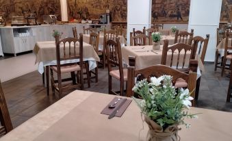 Edelweiss Hotel - Housity