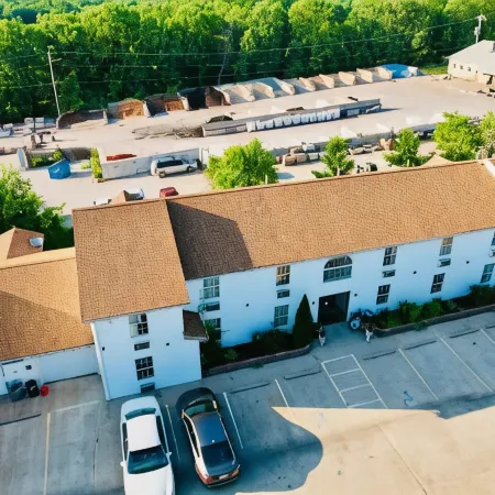 Ozark Inn & Suites