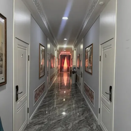Hotel Nomad (Номад)