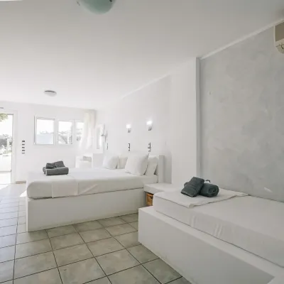 Lagada Beach Hotel Các khách sạn gần Bãi biển Sarakiniko