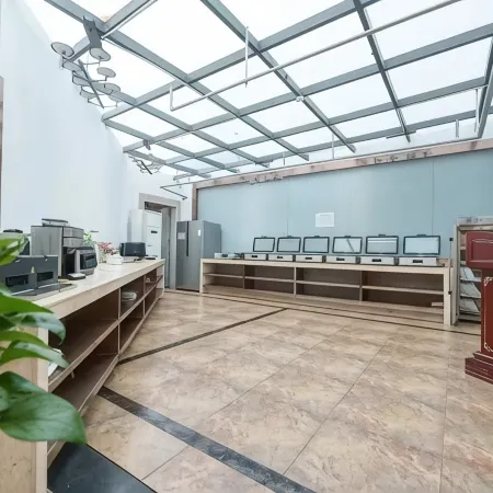 Vienna 3 Best Hotel (Jiuhuashan High-Speed Railway Station)