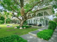 Beach Front Condo, Baan Thew Talay Blue Sapphire - Condos