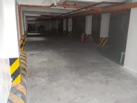 8 ZHENSEN INN - parking
