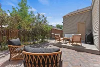 Vintage Boho Retreat in Reno's Midtown Arts District - 부티크