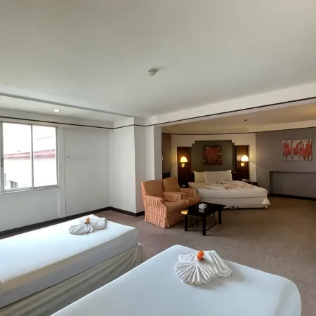 Songphanburi Hotel