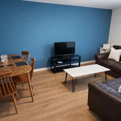 Cosy 2-BR House •2 ensuite • Uni & Hospital nearby - 2-Star