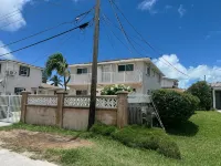 Cozy 2-bedroom townhome in peaceful Bimini with AC, WiFi
