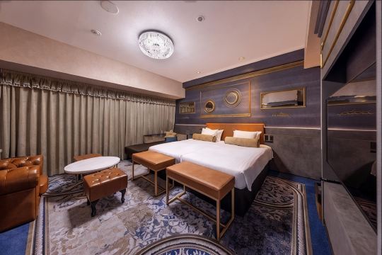 [Dilarang Merokok] Menara Lantai Premium Deluxe Twin