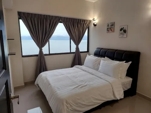 Batu Ferringhi Luxury Seaview Suite - 3Br - 沙灘