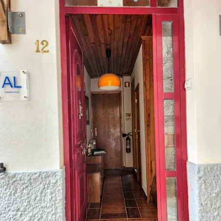 Rustic and comfortable accommodation in the heart of Loriga. Room for 8 people.