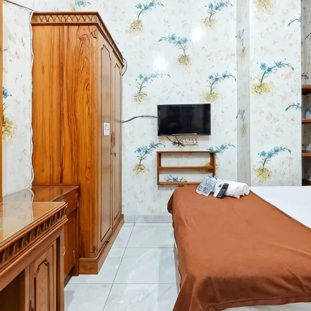 Queen Residence Ancol RedPartner Отели рядом с достопримечательностью «Площадь Фатахилла»