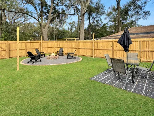 The Gulfport Muse-Artistic Getaway-Walk to Beach- Firepit! - Boutique
