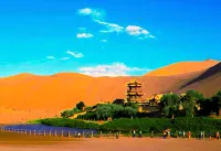 Moon Half Bay Inn, Dunhuang - 2-Star