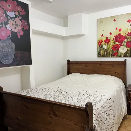 Nice 2-bedroom walk-in lower suite in Salmon Arm. Private parking and yard.