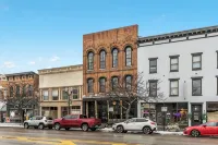 Downtown Delaware • Full Kitchen • Luxury  Loft